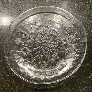 Kosta Boda Ulla Plate GUC 2 Available 10” diameter Butterfly Daisies Wildflowers